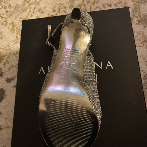 New Adrianna Papell silver heels - Picture 3 of 3